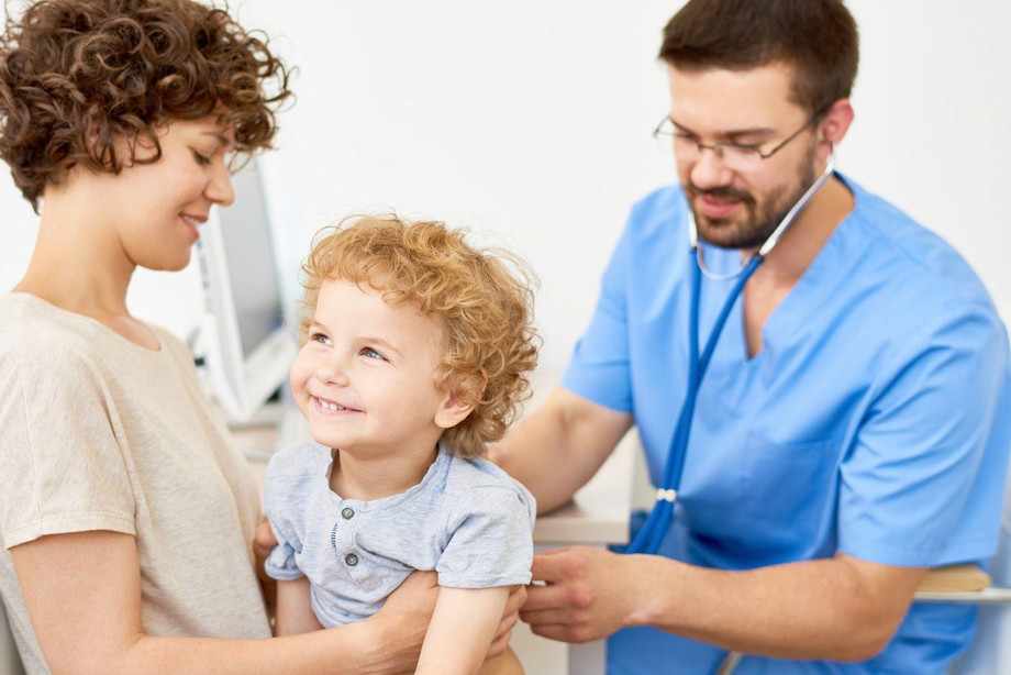 happychildindoctorsoffice1536x1025.jpg
