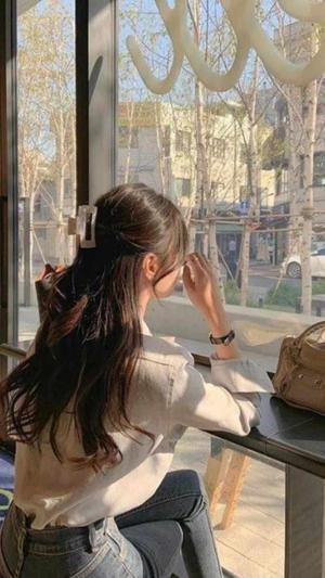 Aesthetic_writes logo