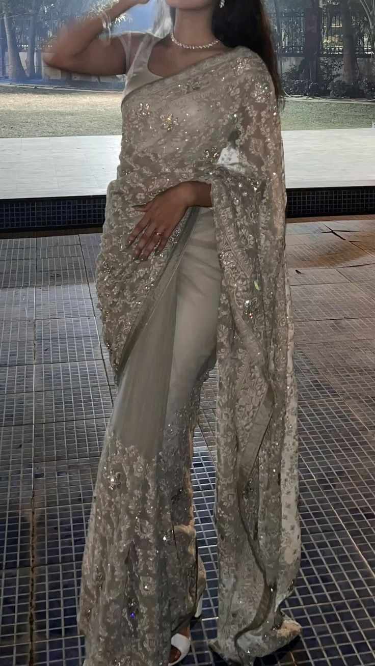 Grey Color Saree: A Timeless Blend of Elegance, Glamour, and Modern Grace