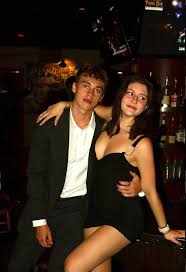 MUMBAI MAI AAJNABI KAA SATHH