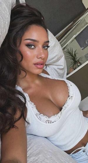 Amara (Unholy Romantic) logo