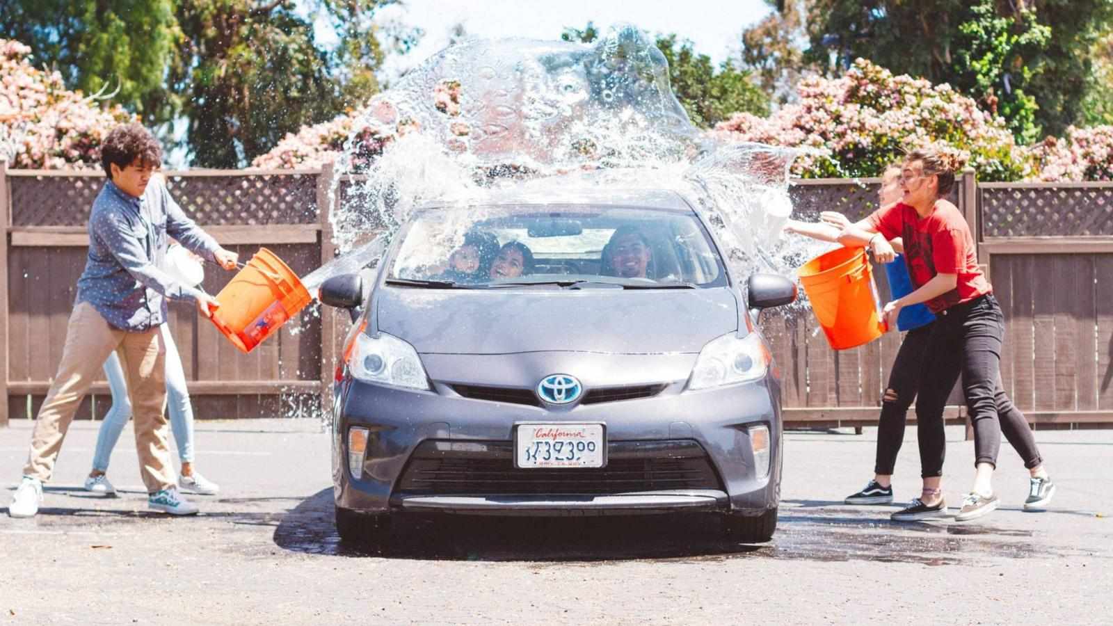 What Do You Actually Get from a Full-Service Car Wash in San Diego?