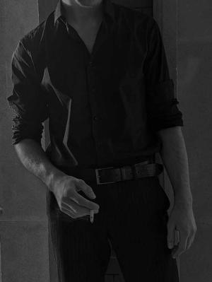 Too Close To Resist ❣️💋