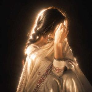 GAURI "गौरी" logo
