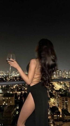 Chapter 4: The Reason I Wore the Ring