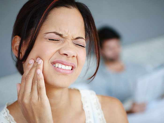 Jaw Clicking When Opening the Mouth: Causes, Treatment Options, and When to Worry