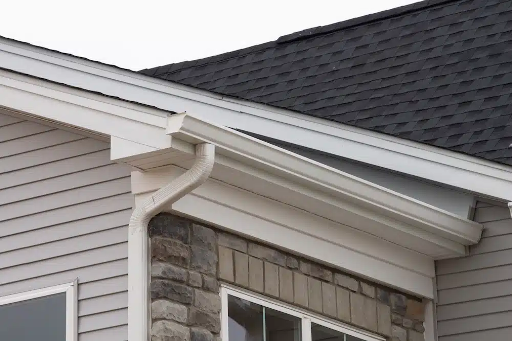 What Are Signs Your Home Needs Immediate Gutter Repair Service?