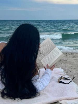 𝐑𝐡𝐞𝐚 logo