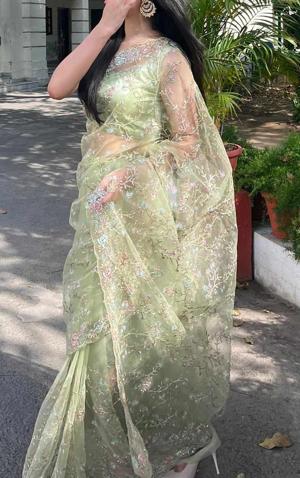 authorcherryyyy logo