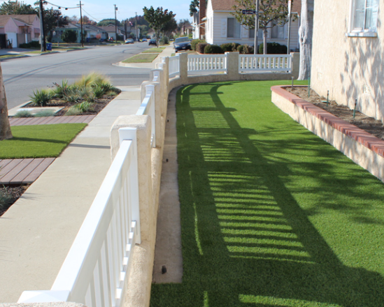 Synthetic Grass in Orange County: Is It Worth the Investment for Homes & Businesses?
