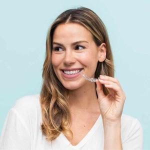 Best Invisalign Provider in UAE – Expert Guide to Clear Aligners