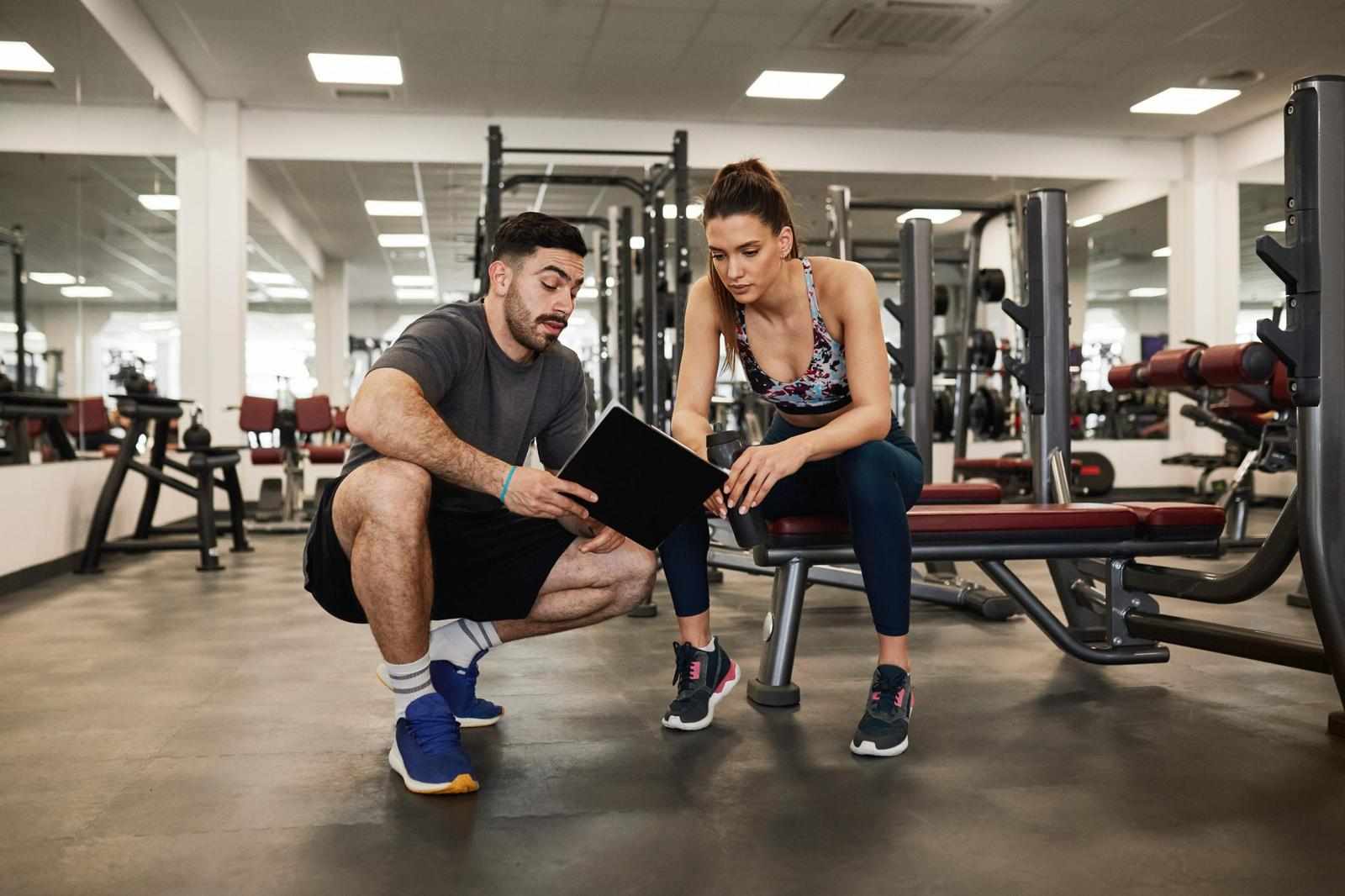 How Much Does a Certified Gym Trainer Near Me Charge per Session?
