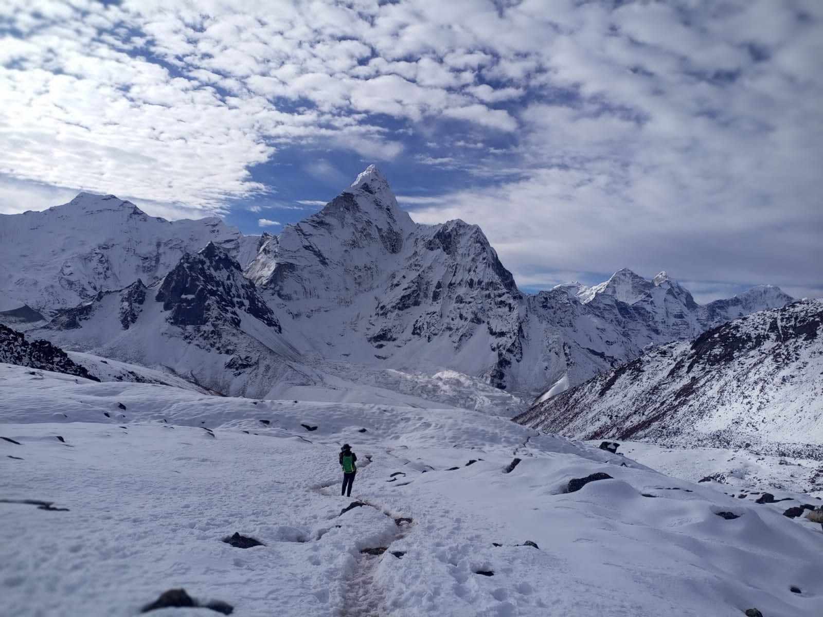 Best Acclimatization Strategy for the Everest Three High Pass Trek