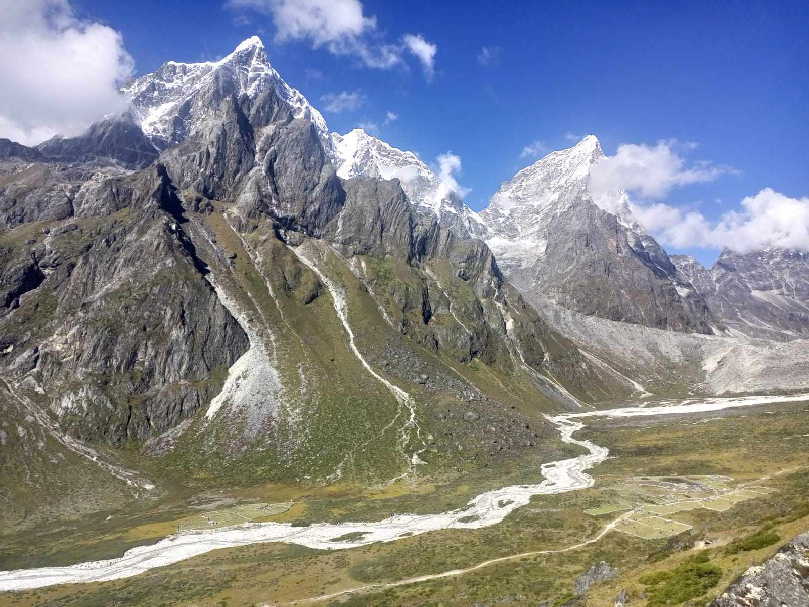 How to Choose Between Lobuche East and West for Lobuche Peak Climbing