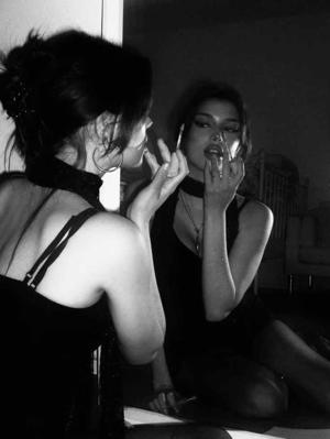 devi💋 logo
