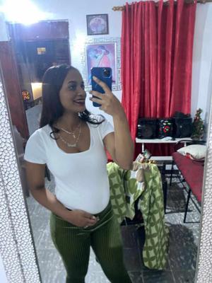 Yasmely Batista logo