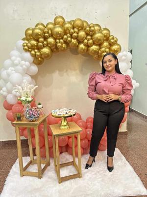 Adelissa Salcedo mercedes logo