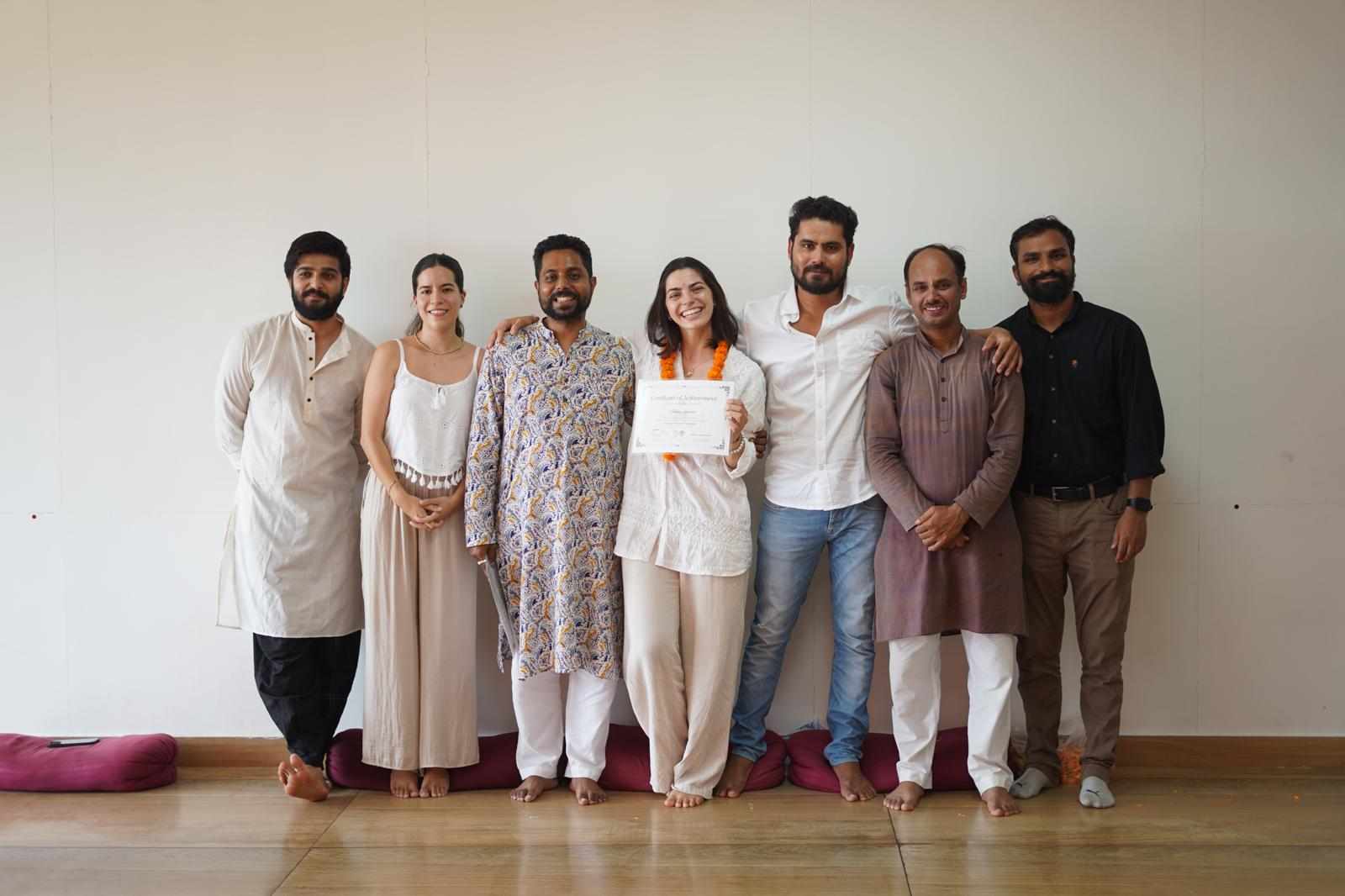 Guía Paso a Paso para la Formación de Profesores de Yoga de 200 Horas en India