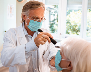 Top Clinics Offering Dry Eye Syndrome Treatment in Noida