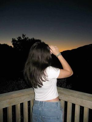 𝓓𝓾𝓼𝓴𝔂𝓖𝓵𝓸𝔀 logo