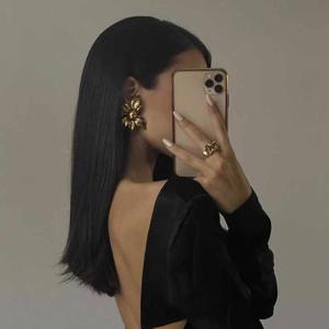 𝗆𝗒𝗂𝗆𝗉𝖾𝗋𝖿𝖾𝖼𝗍𝗐𝗈𝗋𝗅𝖽 logo