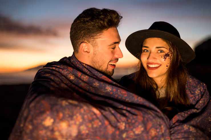 How to Spot Real Profiles: Your Guide to the Sideline World