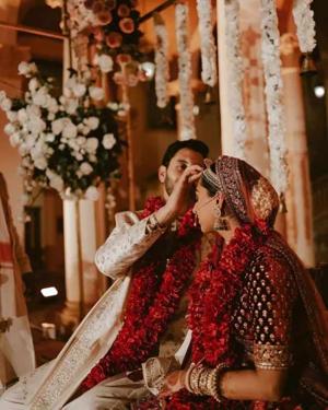 6 (Finally Married )