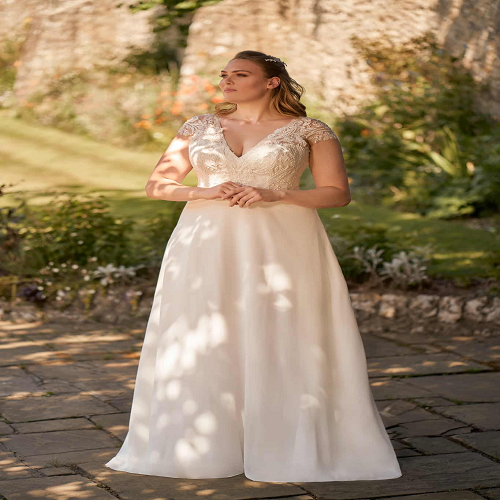 Plus size bride