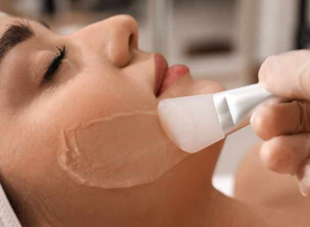 Chemical Peeling in Kolkata – Clearer, Healthier Skin with Dr. Sushil Singh