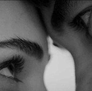 आंखों का टकराना