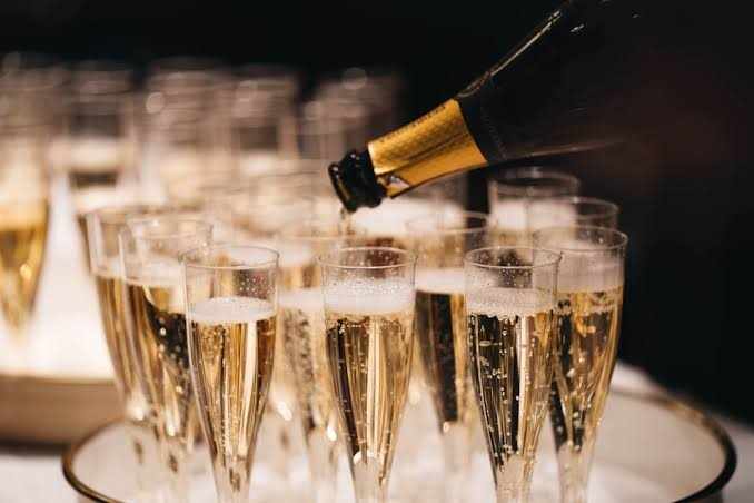 Ultimate Birthday Bottle Service in NYC - Contact Us! - Birthday Bottle  Service
