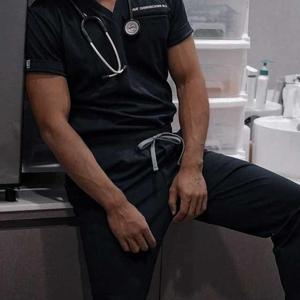 Doctor sahab 🥵🌶️: tumhari choot ko thanda Krna mera kam hai....🔞🔞