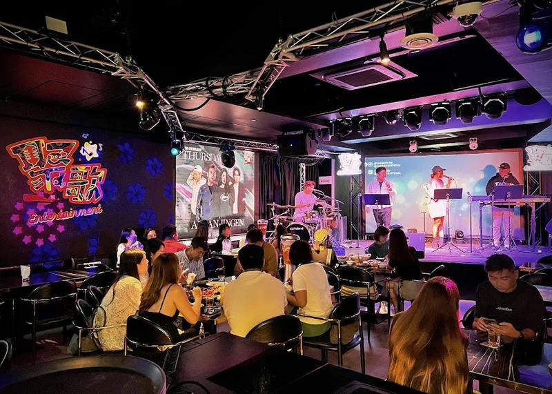 Your Guide to Finding the Best Live Music and Karaoke Lounges Tonight