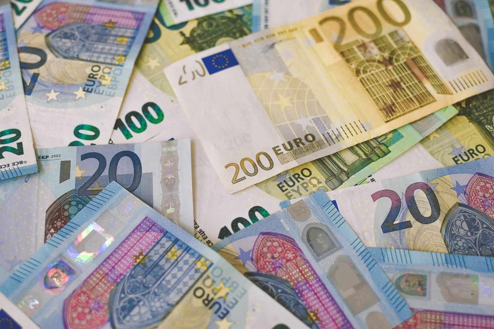 Billet de 20 euros sur papier blanc pour imprimante