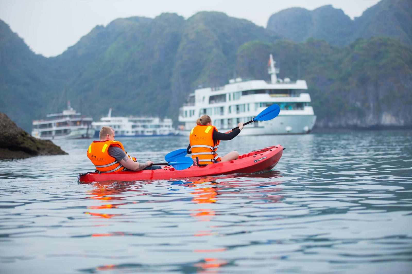 What to Choose for a One-Day Halong Bay Tour: Private Yacht or Join-in Cruise?