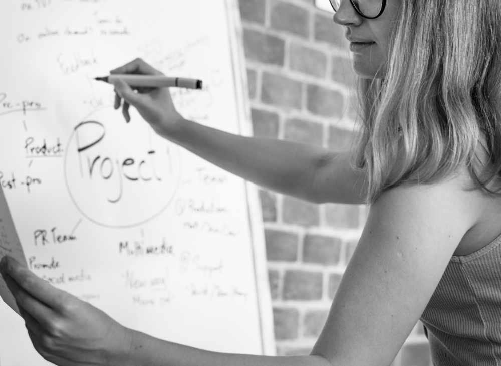 The First Message Formula: How to Start a Conversation That Actually Goes Somewhere