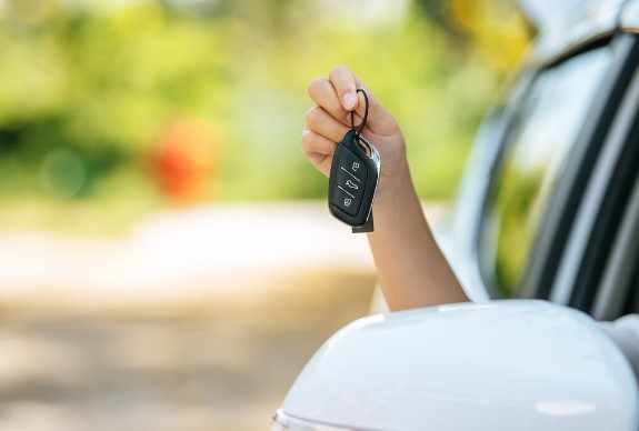 Why a BMW Clone Key Beats Dealer Prices for Owners?