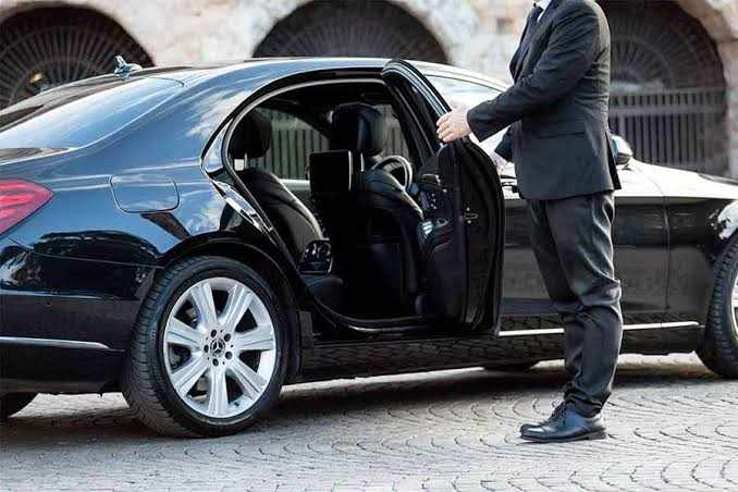 Why a Private Chauffeur is the Secret to the Perfect Luxury Private Tour in Baku