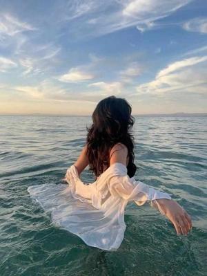 𝒜𝓊𝓉𝒽𝑜𝓇_𝒎𝒂𝒚𝒖𝒓𝒊🦋 logo