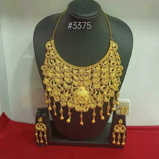 How Do African Gold-Plated Queen Necklaces Represent Royalty and Culture?