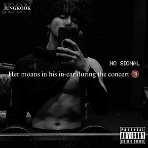 Her moans in his in-ear during concert