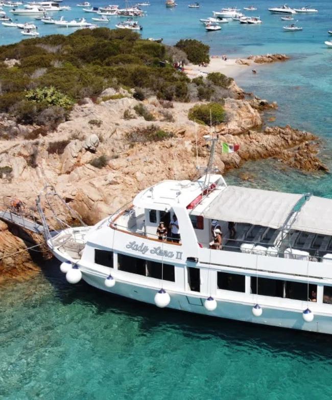 boat Lady Luna 3
