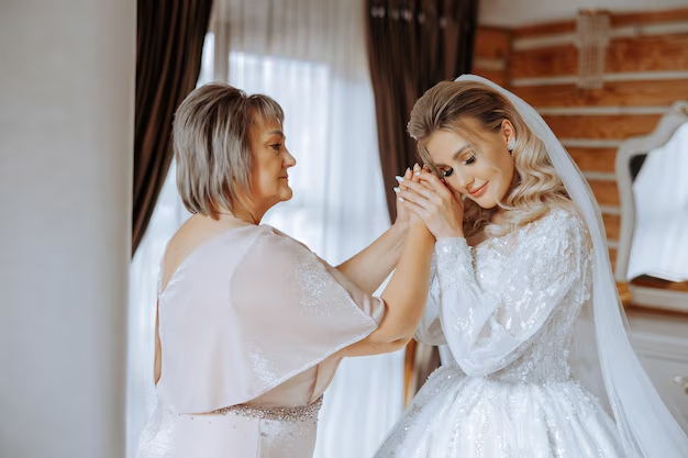 Luxury Mother of the Bride Dresses — A Guide to Fabric, Silhouette, and Coordination