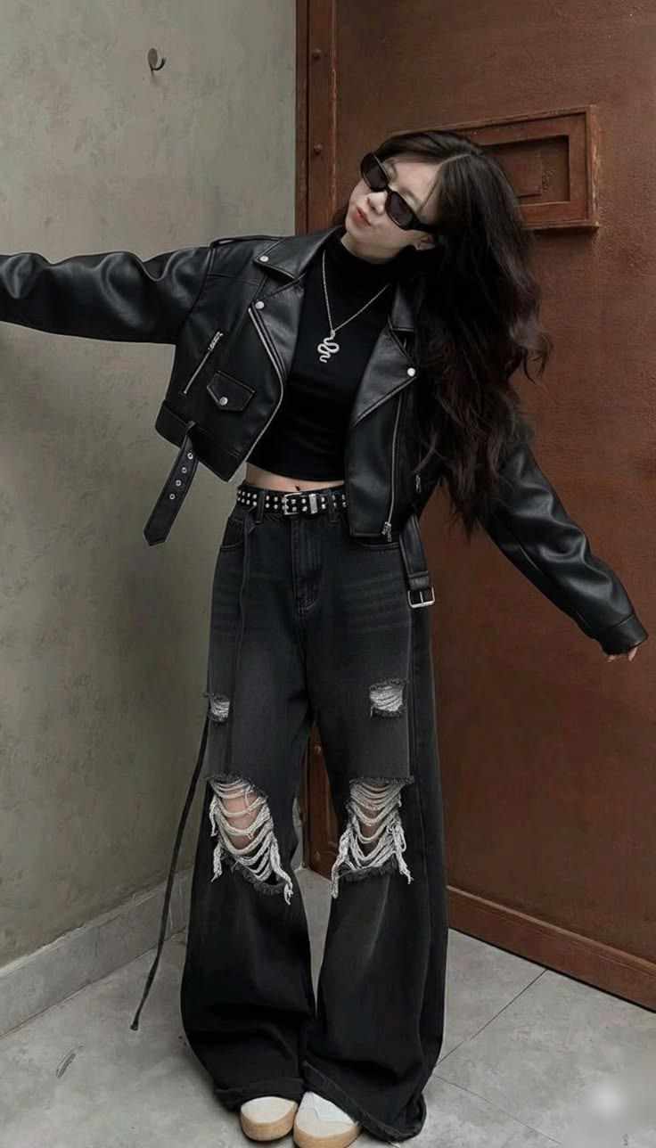 So this outfit was practical, comfortable, and perfect for moving around without drawing unnecessary attention