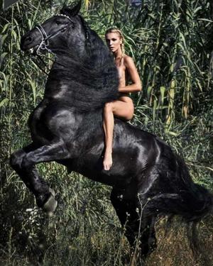 BARBI’S FIRST TIME WITH HORSES🔞🍑💦