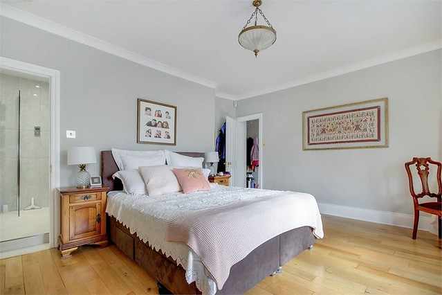 Houses for sale N11 with Period Features and Gardens