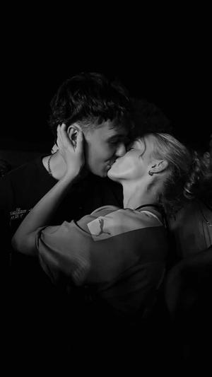 35. KISS ME BACK, MADMAN!!