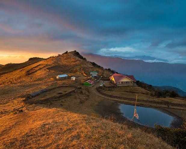 A Trek In Sandakphu, West Bengal Should Be On Your Bucket List