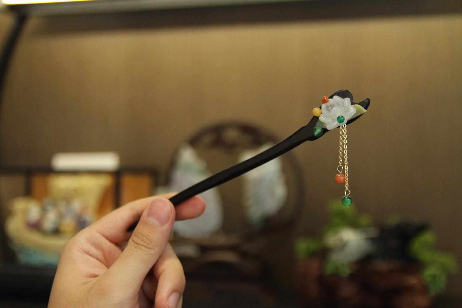 Trâm cài tóc đính ngọc phỉ thúy