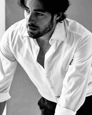 VARDAAN’ POV | her heels